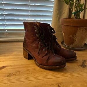 Women’s Frye booties 9